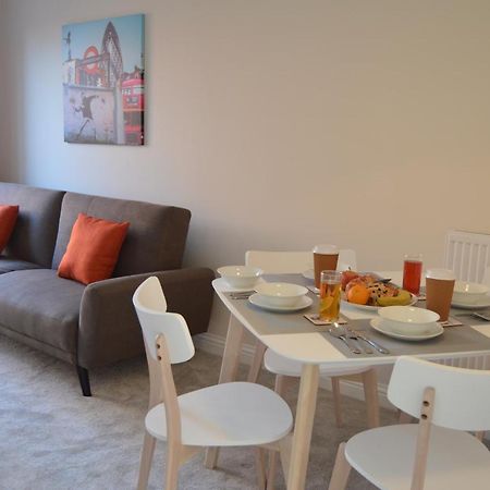 Fantastic Hampton Centre Stayピーターバラ エクステリア 写真