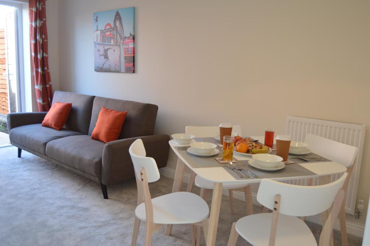 Fantastic Hampton Centre Stayピーターバラ エクステリア 写真